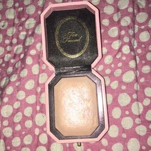 Too faced highlight